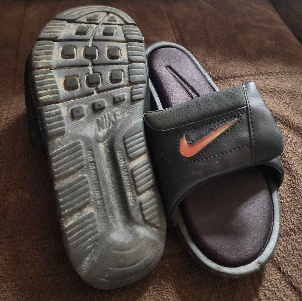 Nike slides